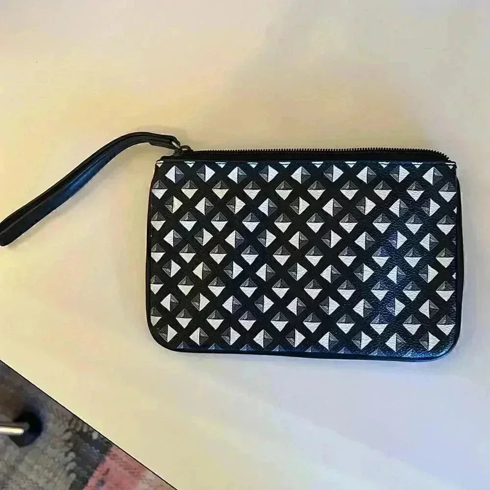 Vera Bradley Wristlet - Picture 5 of 5